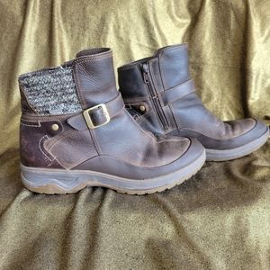 Merrell Eventyr ankle boots 8.5
